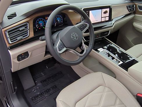 New 2026 Volkswagen Atlas SEL Premium R-Line image 9