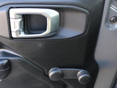 Used 2020 Jeep Wrangler Unlimited Sport image 10