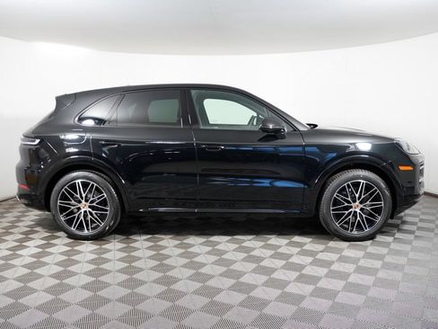 New 2026 Porsche Cayenne AWD/4WD image 8