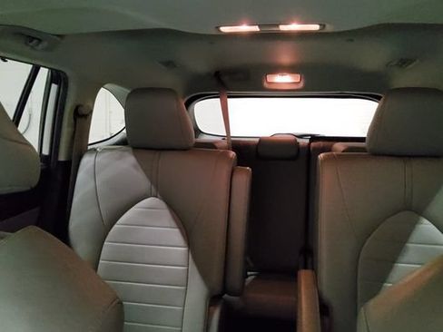 Used 2020 Toyota Highlander XLE AWD/4WD image 21