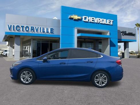 Used 2019 Chevrolet Cruze LT w/ Convenience Package image 7