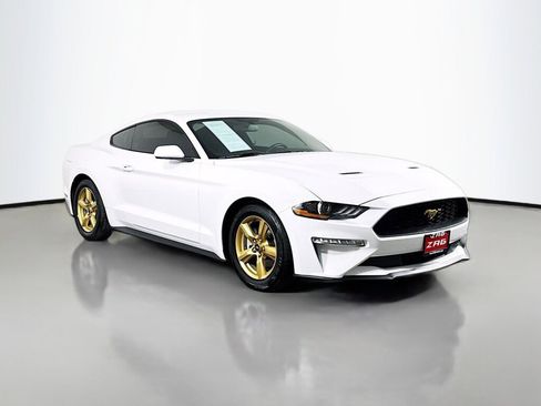 Used 2018 Ford Mustang Coupe image 7