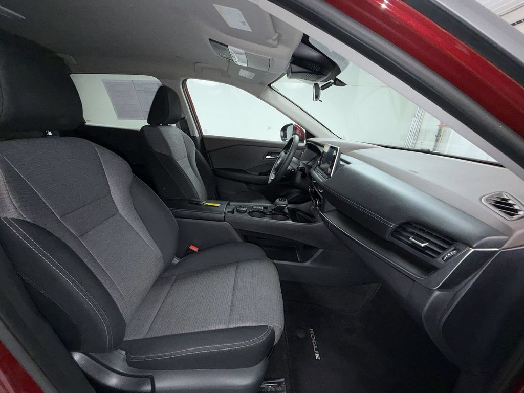 Used 2023 Nissan Rogue SV AWD/4WD image 7