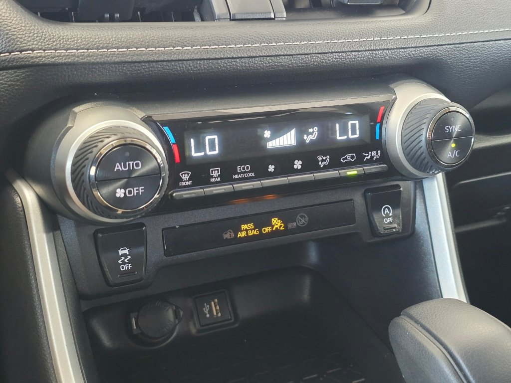 Certified 2025 Toyota RAV4 XLE FWD image 27