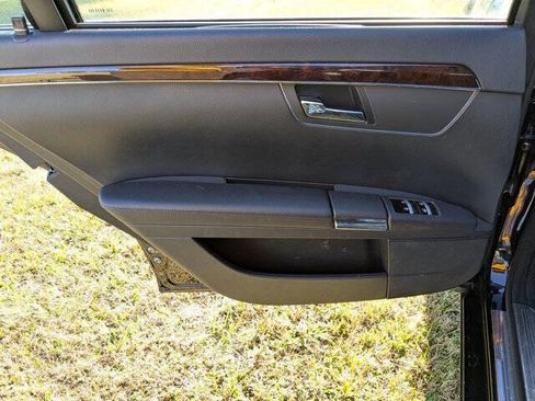 Used 2010 Mercedes-Benz S 550 4MATIC image 27