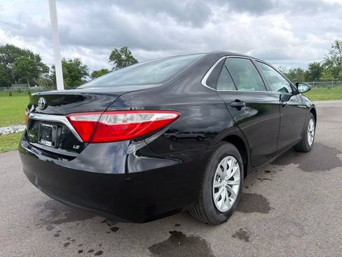 Used 2017 Toyota Camry LE FWD image 7