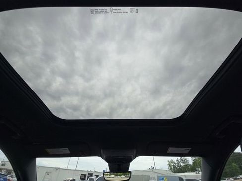 Used 2025 Chevrolet Traverse RS w/ LPO, Floor Liner Package FWD image 28