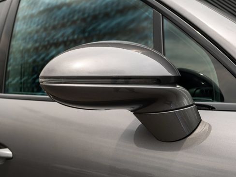 Certified 2023 Porsche Cayenne AWD/4WD image 17