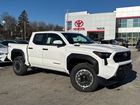 New 2025 Toyota Tacoma TRD Off-Road AWD/4WD image 1