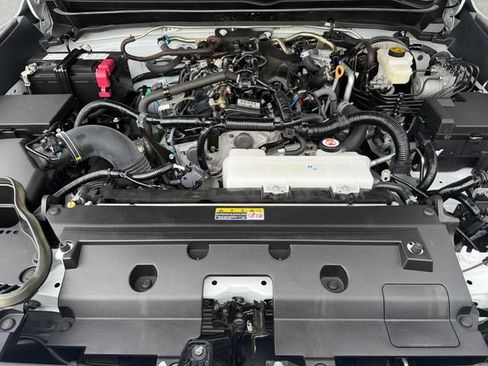 Certified 2024 Toyota Tacoma TRD Sport w/ TRD Sport Premium Package AWD/4WD image 44