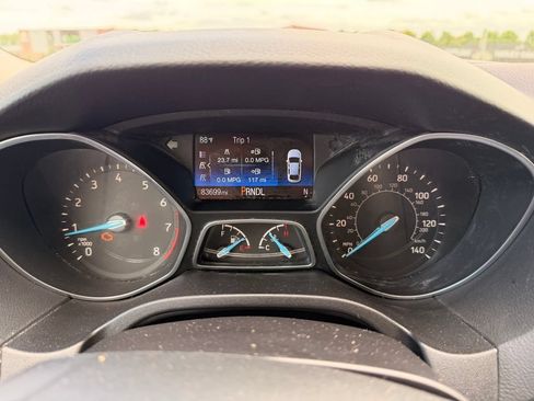 Used 2017 Ford Focus SE w/ Cold Weather Package FWD image 11