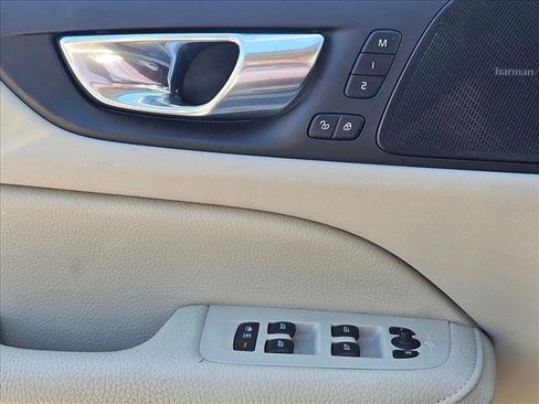 Used 2022 Volvo S60 T8 Inscription w/ Advanced Package image 6