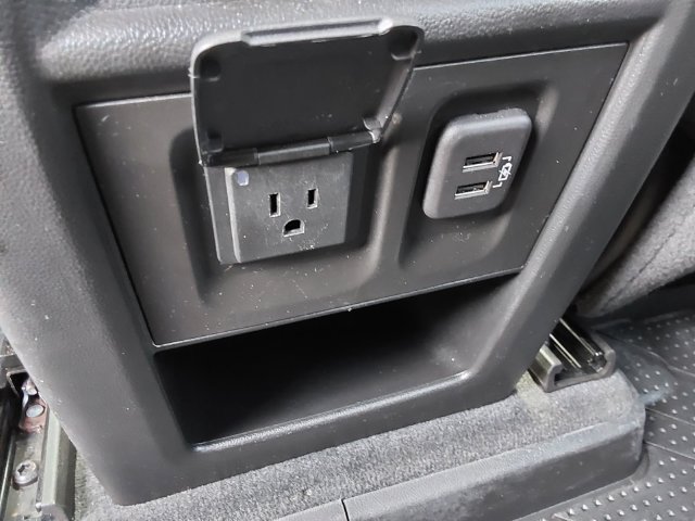 Used 2023 Chevrolet Traverse RS w/ LPO, Floor Liner Package AWD/4WD image 18