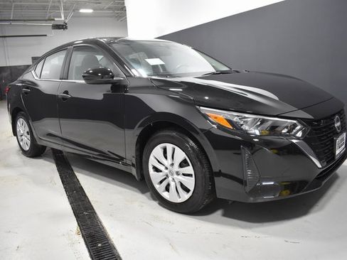 Certified 2025 Nissan Sentra S image 7