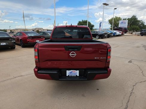 Used 2023 Nissan Frontier SV AWD/4WD image 3