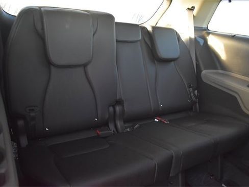 New 2026 Kia Carnival EX image 14