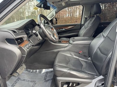 Used 2018 Cadillac Escalade ESV Luxury image 18