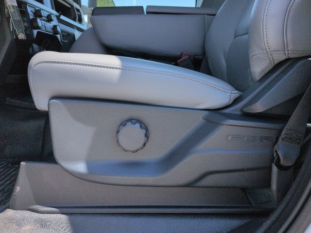 New 2026 Ford F250 XL w/ XL Chrome Package AWD/4WD image 20
