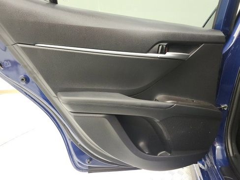 Certified 2023 Toyota Camry SE image 9