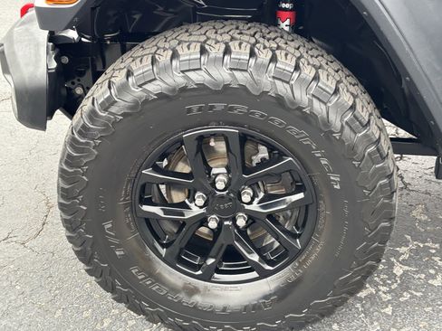 Used 2021 Jeep Gladiator Rubicon w/ Trailer Tow Package image 13