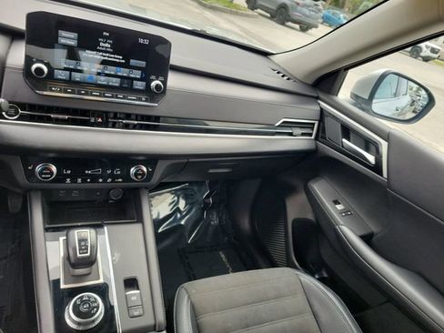 Used 2024 Mitsubishi Outlander SE FWD image 16