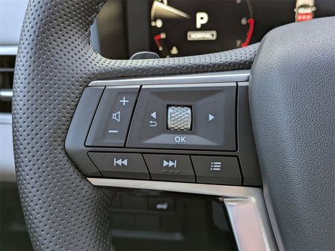 New 2025 Mitsubishi Outlander SE image 27