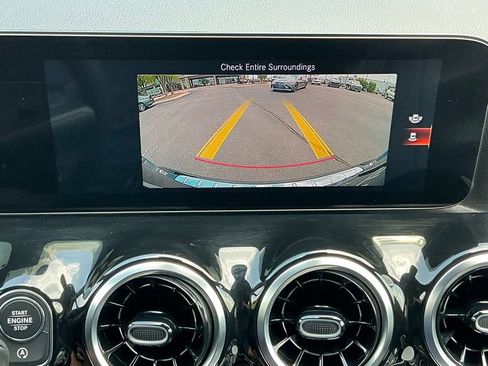 Used 2022 Mercedes-Benz GLA 250 4MATIC image 25