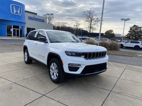 Used 2023 Jeep Grand Cherokee Limited image 2