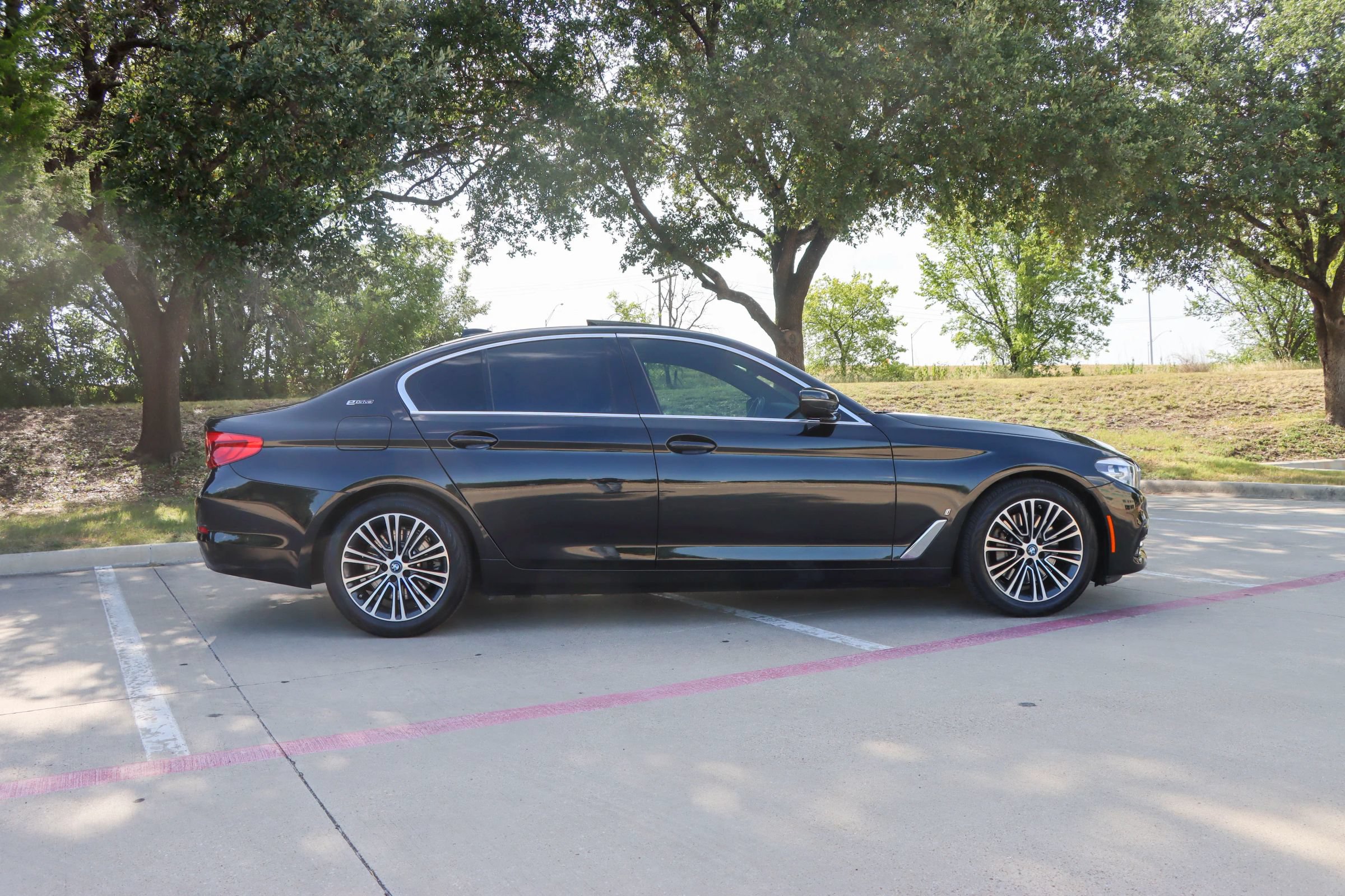 Used 2019 BMW 530e w/ Convenience Package RWD image 8