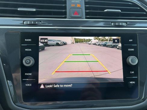 Certified 2022 Volkswagen Tiguan SE R-Line AWD/4WD image 20