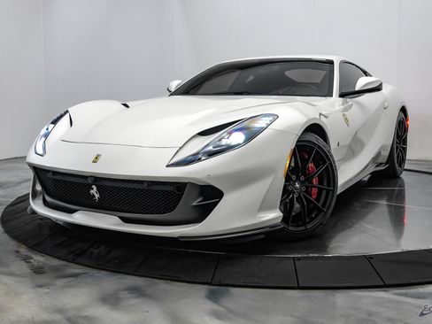 Used 2019 Ferrari 812 Superfast RWD image 6