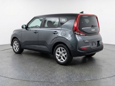 Used 2025 Kia Soul LX w/ LX Technology Package FWD image 6
