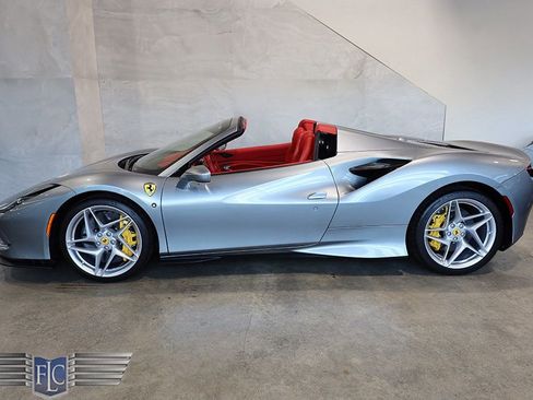 Used 2021 Ferrari F8 Tributo image 18