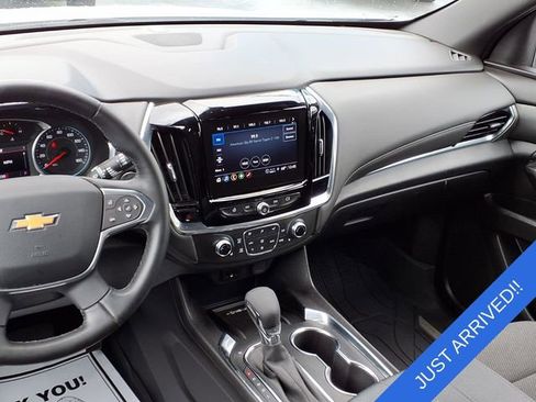 Used 2023 Chevrolet Traverse LT FWD image 7