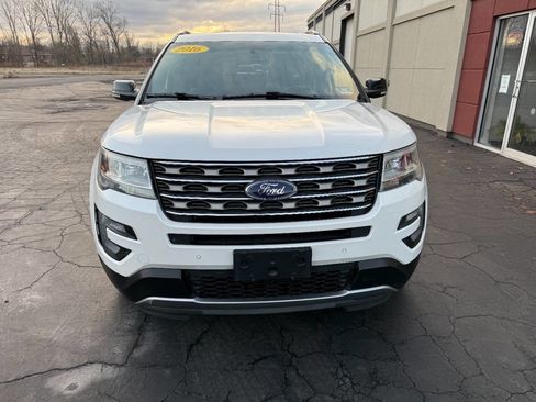 Used 2016 Ford Explorer XLT w/ Equipment Group 202A image 2