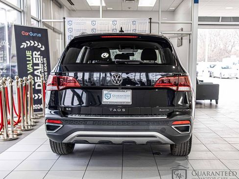 Used 2022 Volkswagen Taos SE image 13
