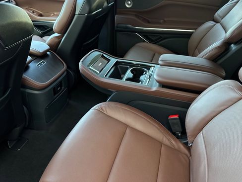 New 2025 Lincoln Navigator Reserve image 11