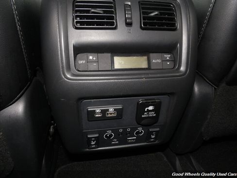 Used 2019 Nissan Pathfinder Platinum AWD/4WD image 19