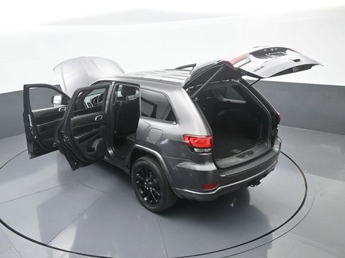 Used 2019 Jeep Grand Cherokee Altitude image 59