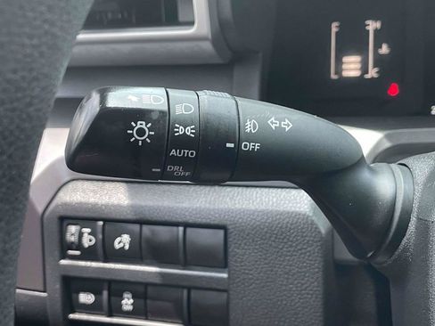 Used 2025 Toyota Tacoma SR5 AWD/4WD image 30
