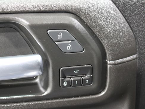 Used 2021 GMC Sierra 2500 SLT w/ SLT Preferred Package AWD/4WD image 8