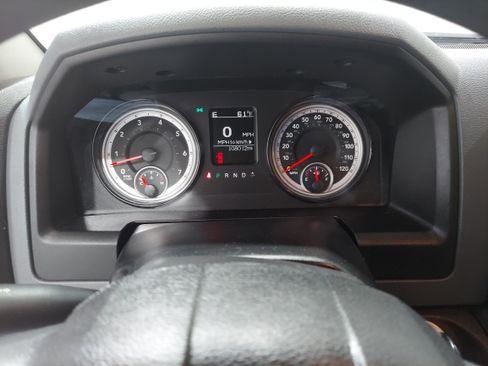 Used 2019 RAM 1500 Classic SLT AWD/4WD image 8