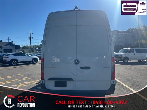 Used 2021 Mercedes-Benz Sprinter 2500 w/ Driver Convenience Package image 5