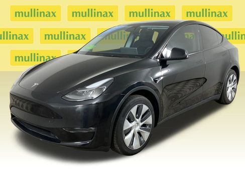 Used 2024 Tesla Model Y Long Range image 14