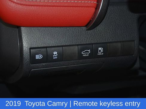 Used 2019 Toyota Camry XSE FWD image 9