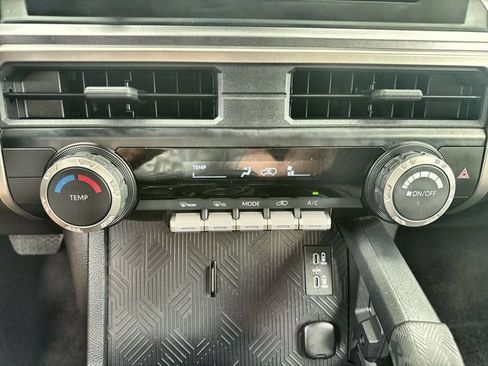 Used 2025 Toyota 4Runner SR5 AWD/4WD image 18