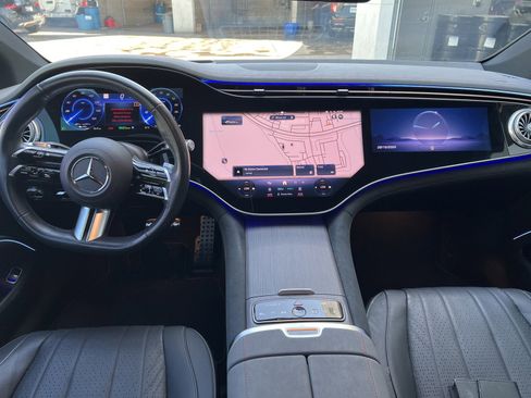 Used 2023 Mercedes-Benz EQS 580 4MATIC Sedan image 7