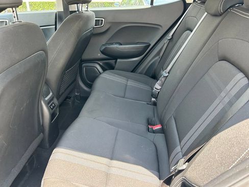 Used 2025 Hyundai Venue SEL FWD image 14