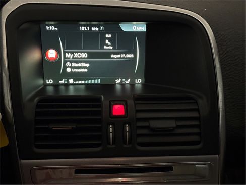 Used 2017 Volvo XC60 T6 Dynamic w/ Preferred Option Package image 27