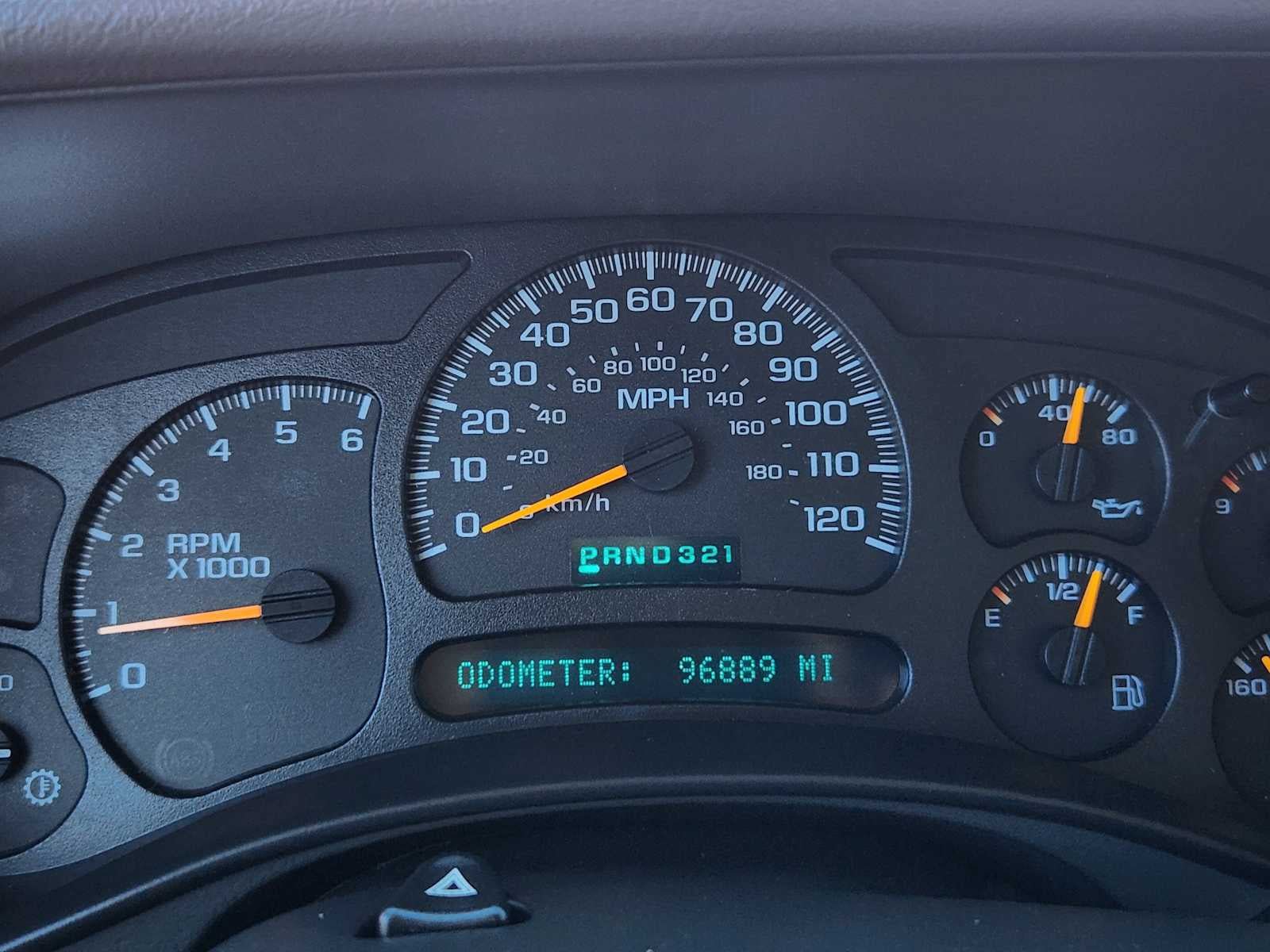 Used 2005 Chevrolet Suburban 2500 LT w/ Preferred Equipment Group AWD/4WD image 18